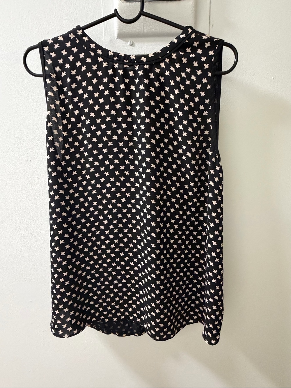 LOFT Navy Butterfly Print Sleeveless Blouse XL Lightweight Tie Neck Top - Picture 4 of 4